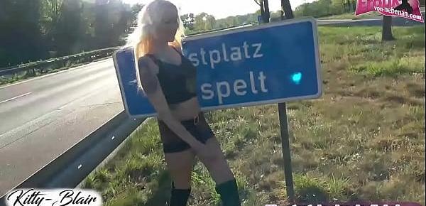  Öffentlicher Creampie auf der Straße mit deutscher amateur teen